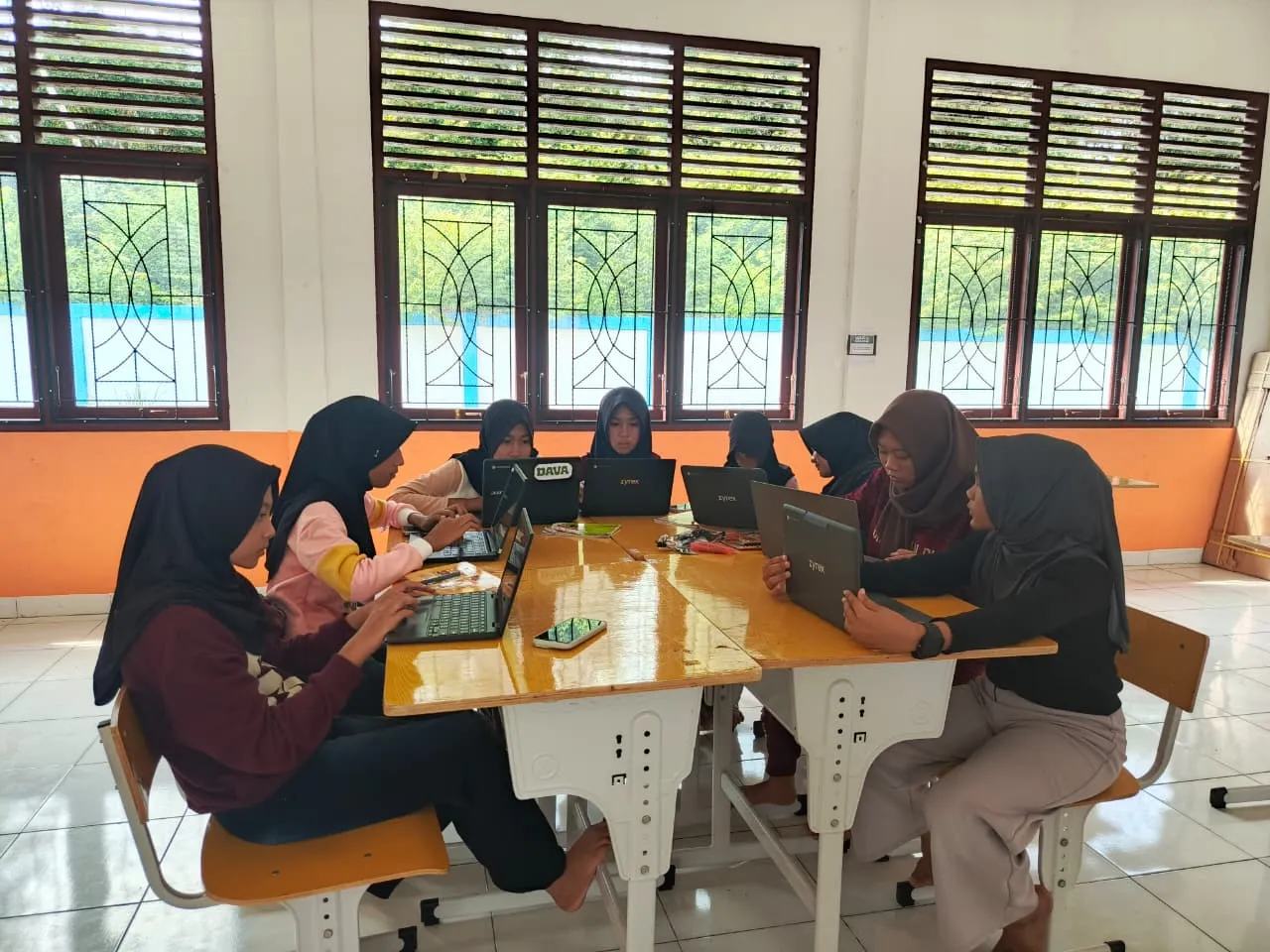 Workshop Robotik & IOT SMP Negeri 7 Penukal